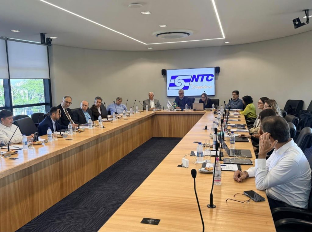 Gladstone Lobato apresenta avanços da organização do CONET&Intersindical durante reunião da Diretoria da NTC&Logística