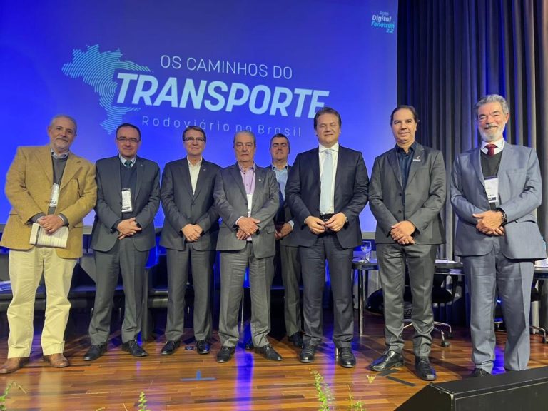 Sérgio Pedrosa e Marcelo Patrus participam do lançamento da Fenatran 2022