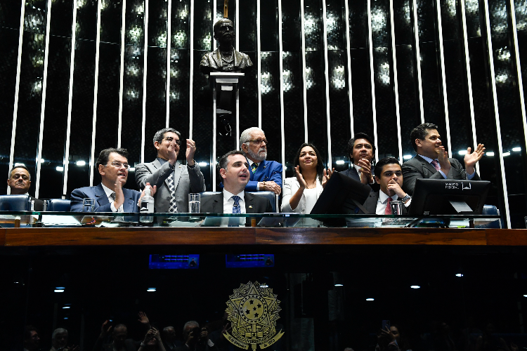 Senado aprova reforma tributária com pontos favoráveis para o setor transportador