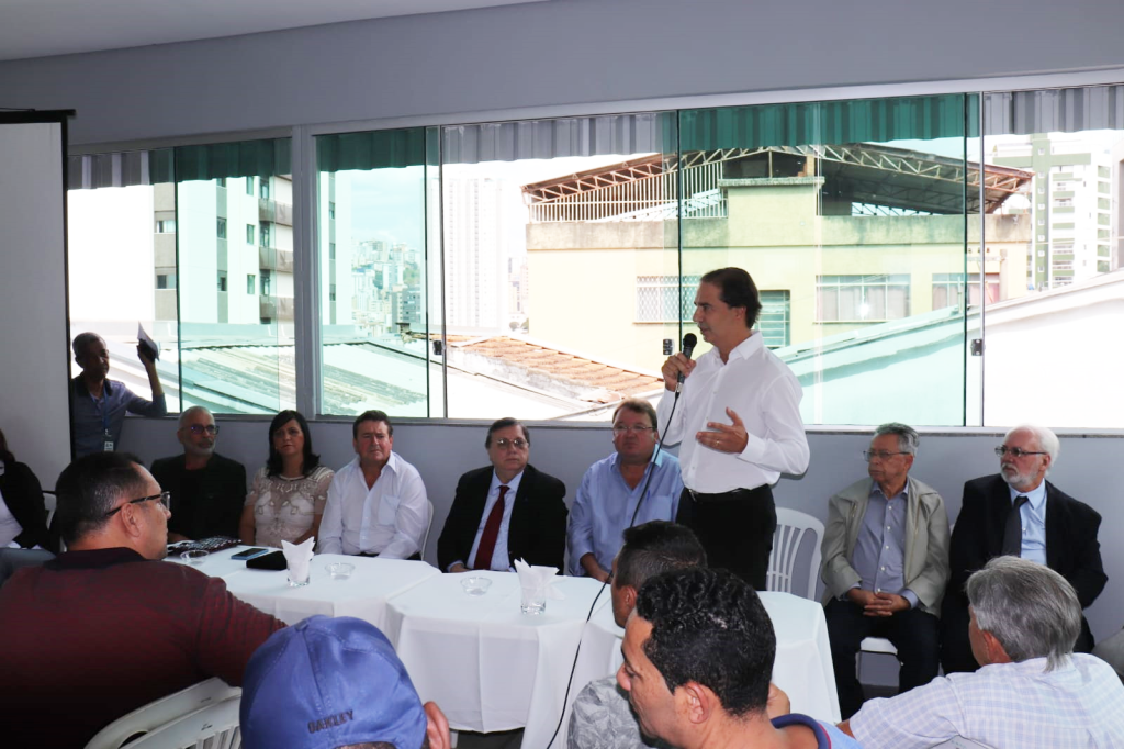 Presidente da FETCEMG prestigia reinauguração da sede da FETTROMINAS