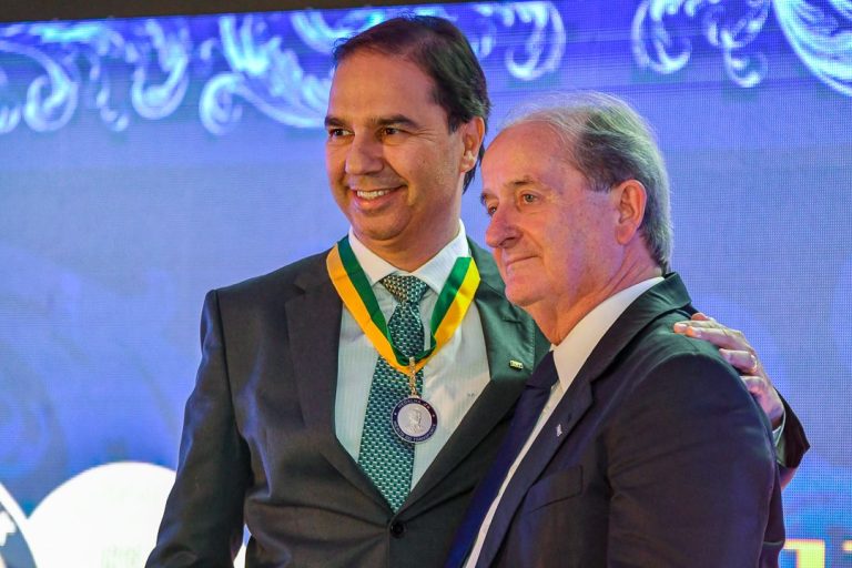Sérgio Pedrosa é homenageado com a Medalha JK