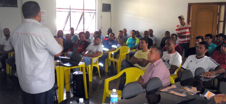 Direção Defensiva é tema de curso em empresa de Juiz de Fora
