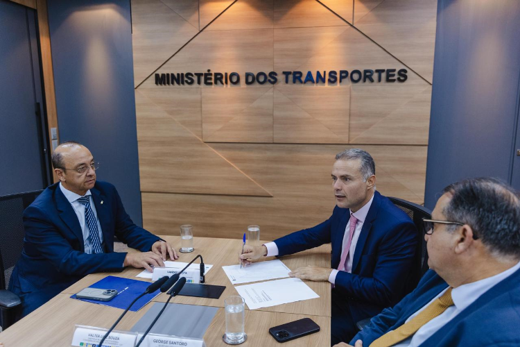 Vander Costa e Renan Filho debatem estratégias para o desenvolvimento do setor de transporte