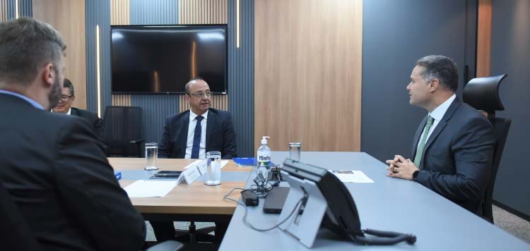 Ministério dos Transportes acolhe contribuição da CNT na definição de prioridades para os 100 dias