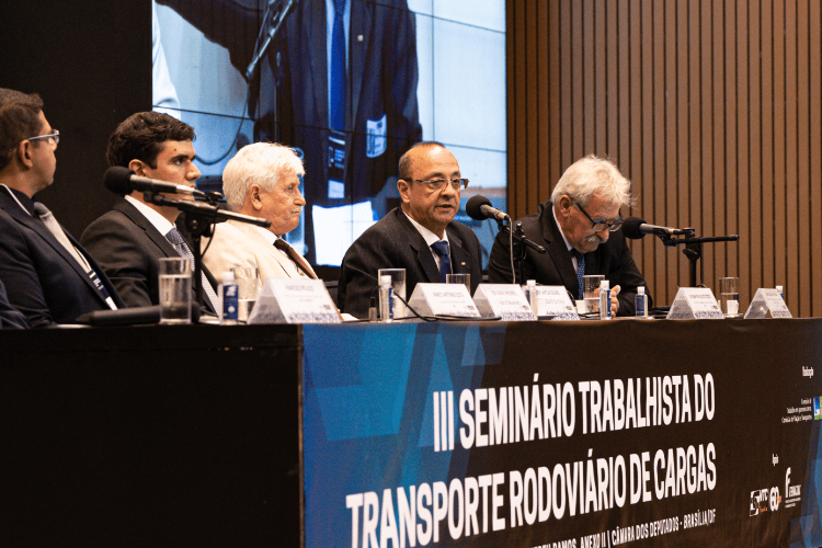Vander Costa reforça a importância das negociações coletivas para o transporte
