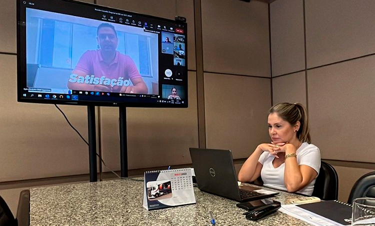 FETCEMG participa de reunião do CRMG
