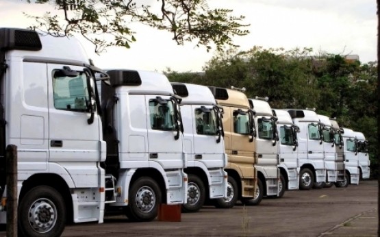 Venda de caminhões deve superar 102 mil unidades este ano