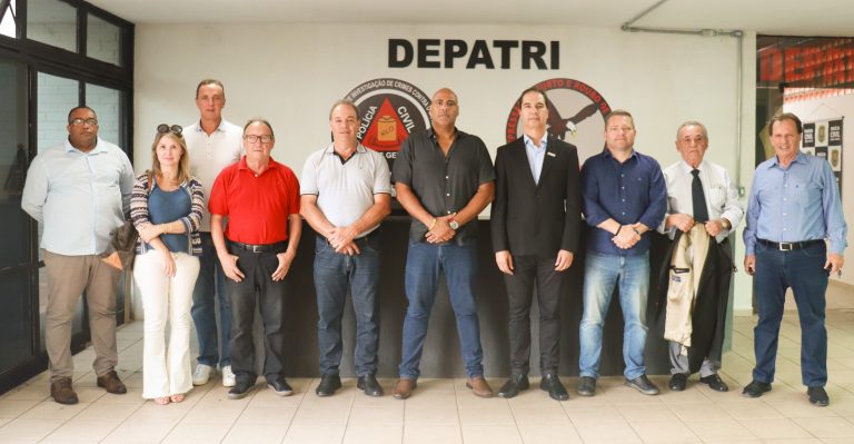 FETCEMG PROMOVE VISITA A DELEGACIA ESPECIALIZADA EM INVESTIGAÇÃO DE FURTO, ROUBO E DESVIO DE CARGAS