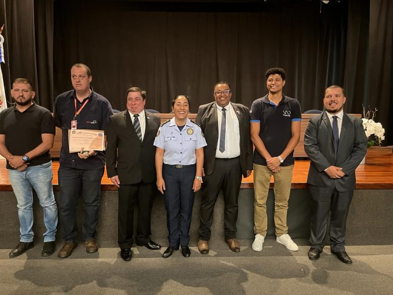 Assessor de segurança da FETCEMG participa de Café com Inteligência