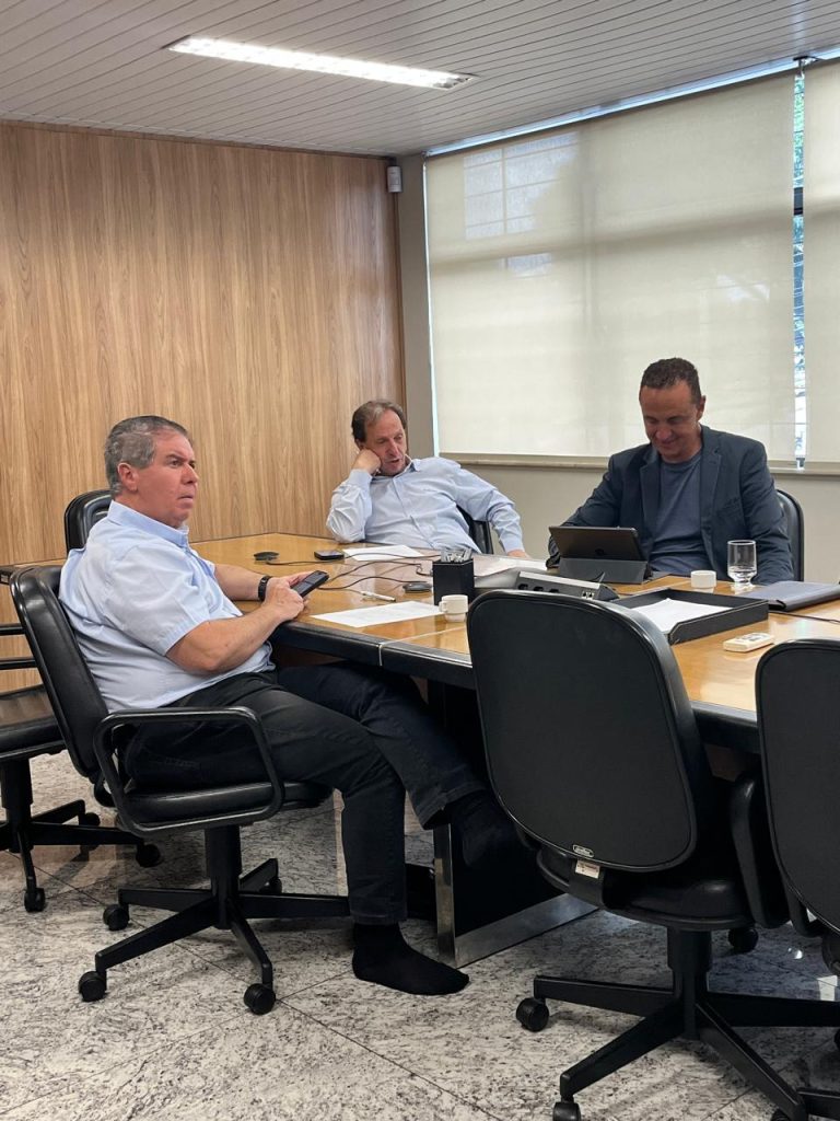 Com a presença de Gladstone Lobato, NTC&Logística realiza a primeira reunião da Diretoria em 2025, abordando as principais pautas do setor e atividades previstas para o ano
