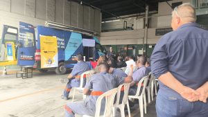 Segurança no trânsito sai da sala de aula e ganha as ruas com mobilização do SEST SENAT de Contagem